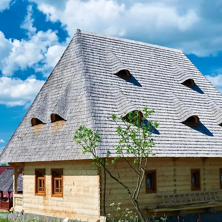Pensiunea Agroturistica Casa Pribegilor *